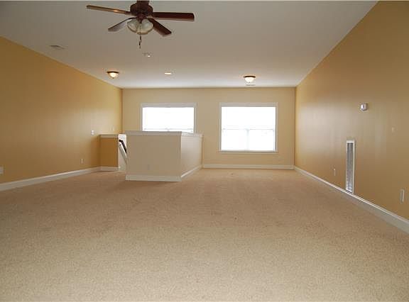 5th image of 136 Rich Cir
