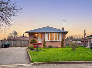 812 Bem Ave, Pickering, ON L1W1X1