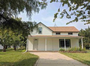 1355 Bessie St, Goehner, NE 68364