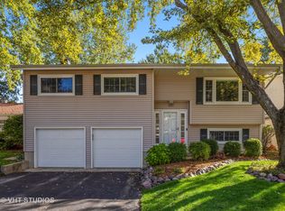 105 N Kenilworth Ave, Glen Ellyn, IL 60137