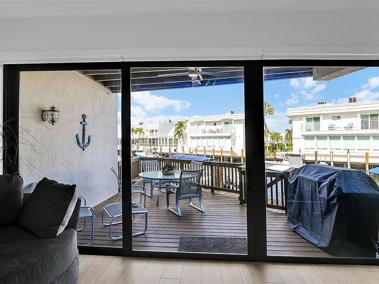 1035 Boca Cove Ln — Photo 2