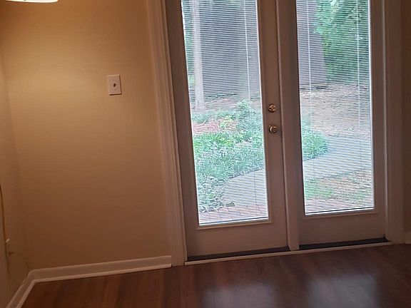 4th image of 4741 McAlpine Ln