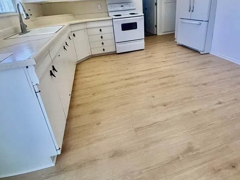 1121 W Mayberry Ave — Photo 2