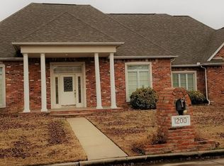 1200 Fairway St, Claremore, OK 74019