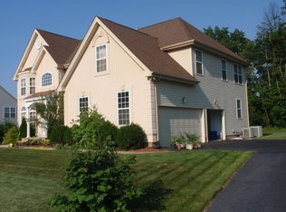 6 Valley Wood Dr, Somerset, NJ 08873