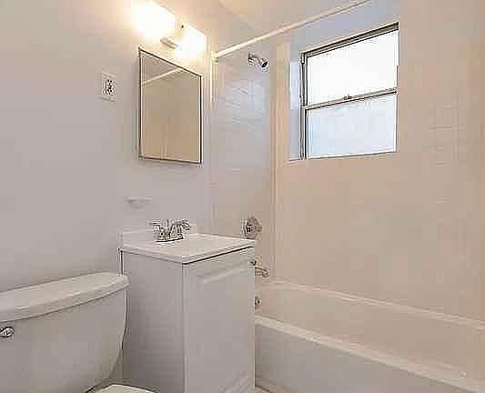 5th image of 190 Norfolk St #2A