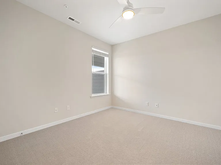 3406-4A Carlton St — Photo 12