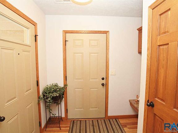 4th image of 6822 S Witzke Ave