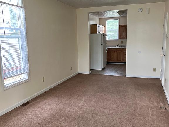 2nd image of 416 W Mechanic St #1