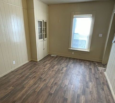 3rd image of 253 N Warman Ave