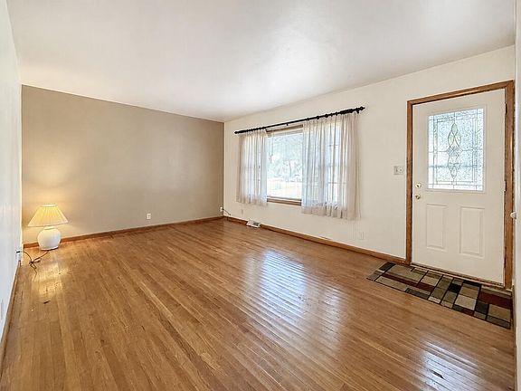 2nd image of 20179 Sherri Ln