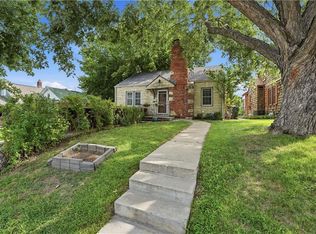 4201 Roanoke Rd, Kansas City, MO 64111