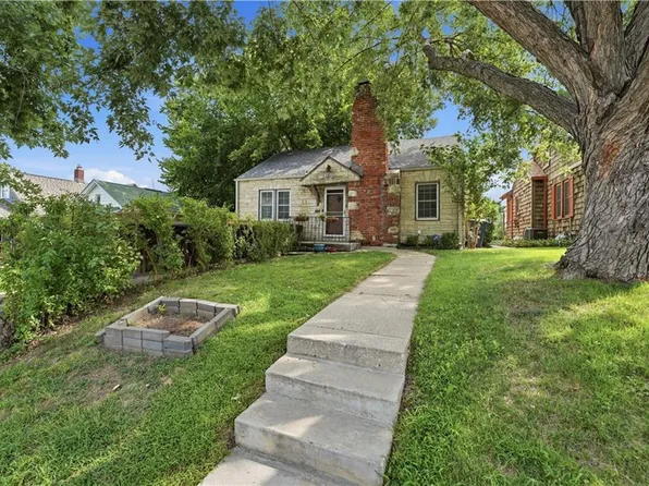 4201 Roanoke Rd, Kansas City, MO 64111