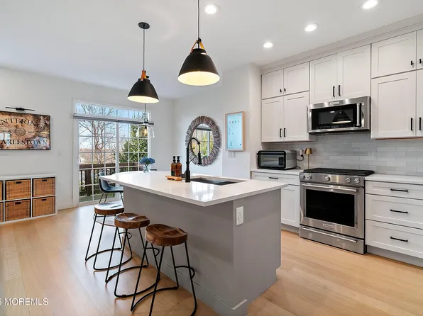 306 Princeton Court, Shrewsbury Boro, NJ 07702
