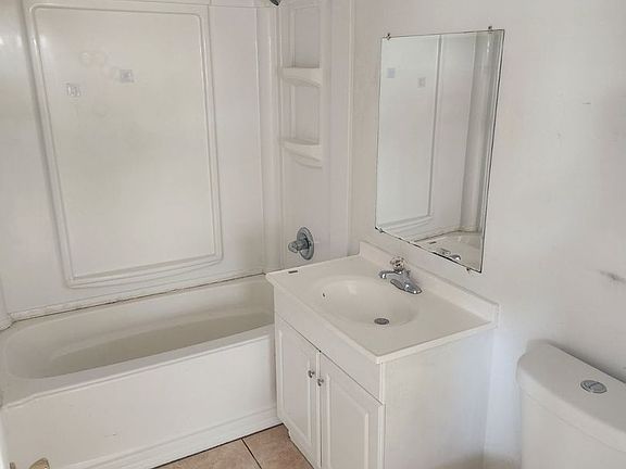 4th image of 701 N New Hampshire Ave APT 1