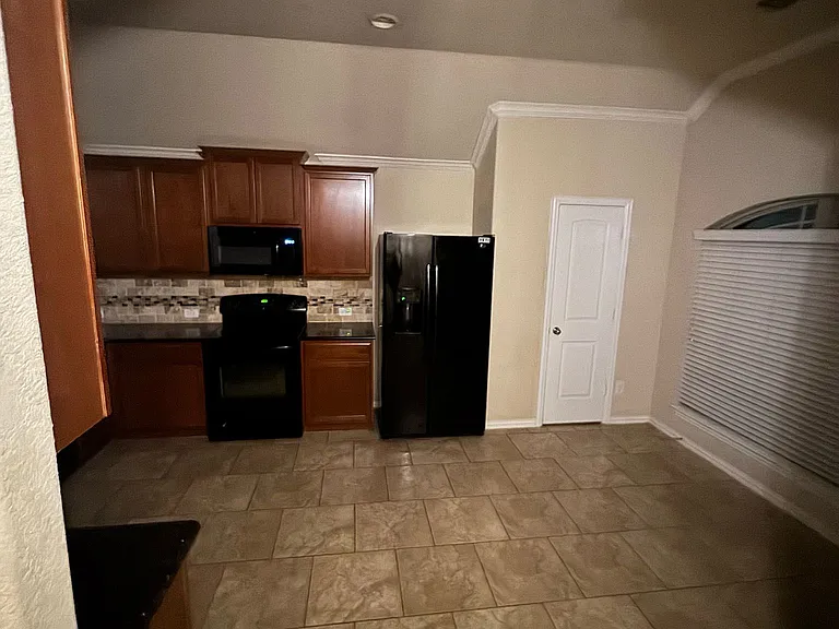 728 Olaf Dr — Photo 39