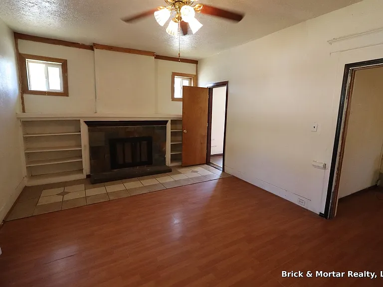292 NE Alder St — Photo 3