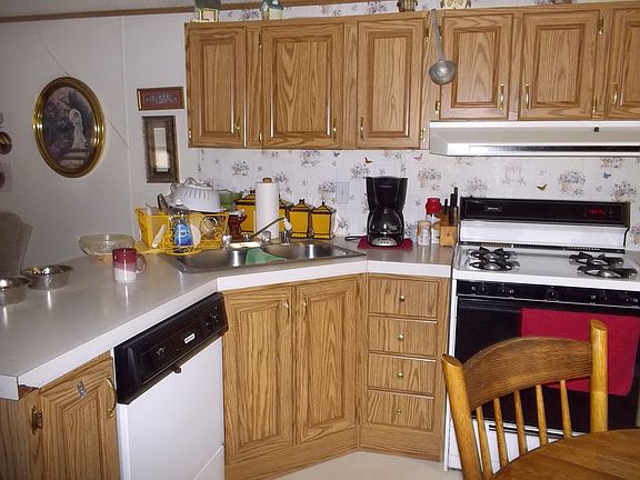 4th image of 1042 Candace Ln