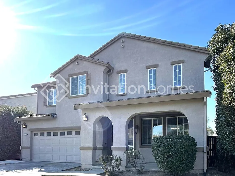 1097 Ashford Ln