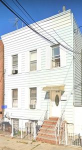 3818 32nd Street, Long Island City, NY, 11101