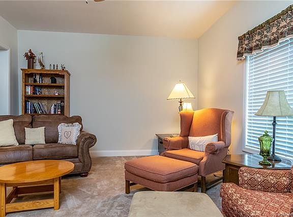 4th image of 37 Beechnut Dr