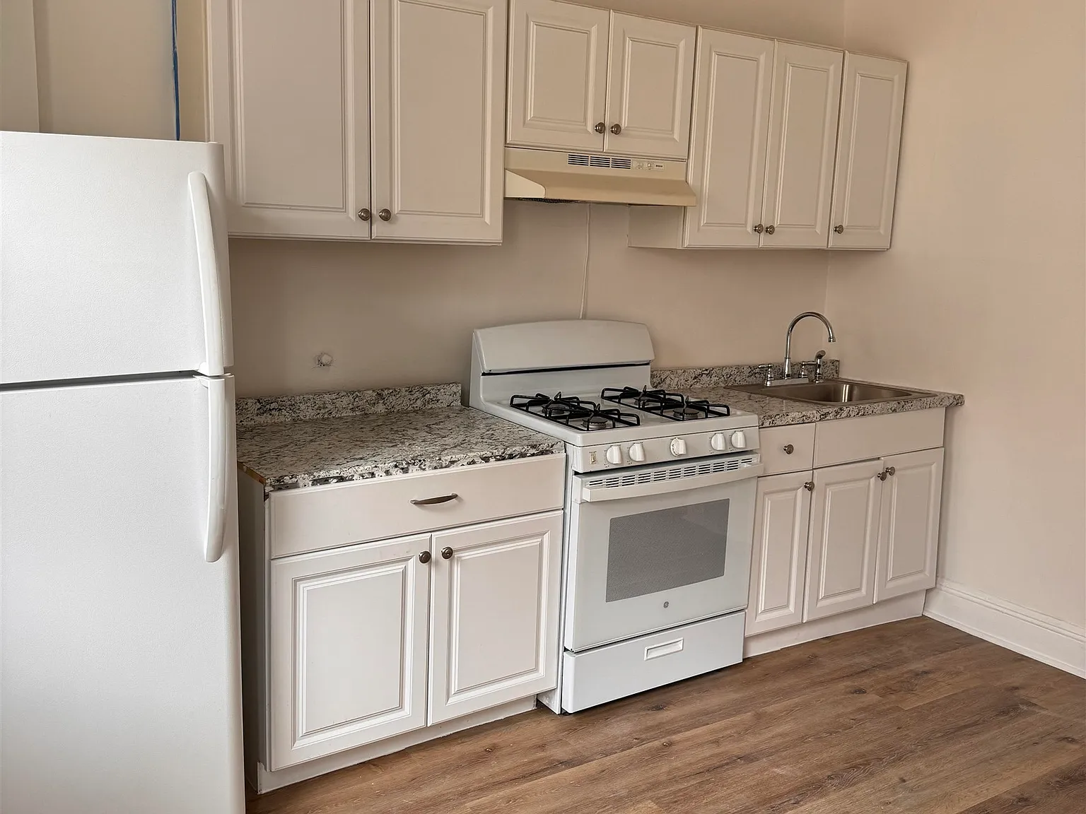 1 bed, 1.0 bath, 900 sqft, $1,850 — Photo 3