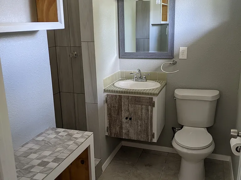 1806 Fowler St — Photo 7