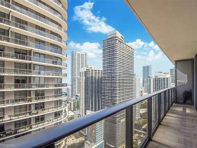 55 SW 9th St #3802 — Photo 11