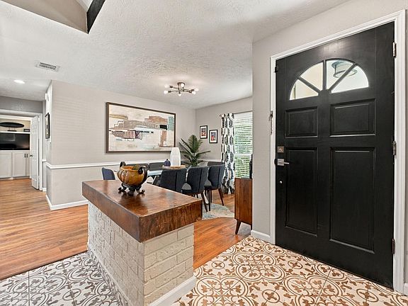 5th image of 3319 Timber View Dr