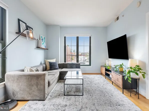 910 M St NW APT 310, Washington, DC 20001