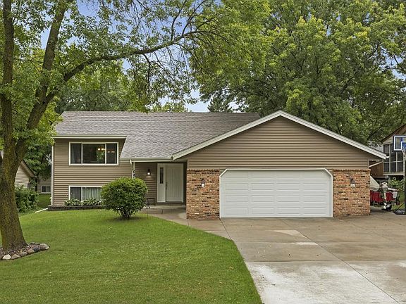 2nd image of 6409 Edgemont Cir N