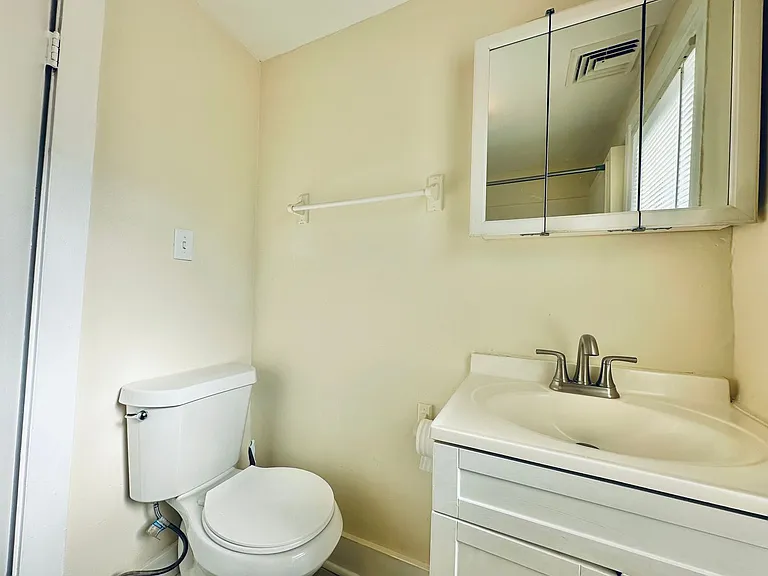 179 Bradley St — Photo 13