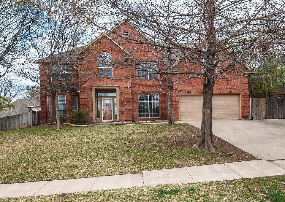 1st image of 1824 Sandalwood Ln