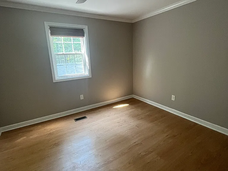 9720 Robinwood Ln — Photo 16