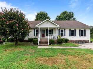 1430 Middle Swamp Rd, Corapeake, NC 27926