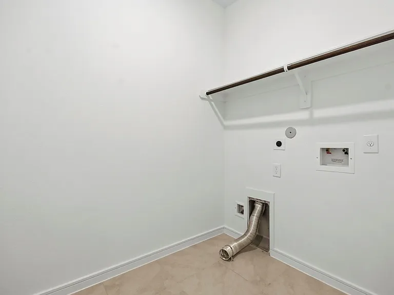 8427 Bay Ridge Cir — Photo 22