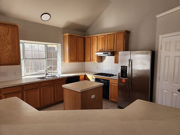 3rd image of 328 Ashley Pl