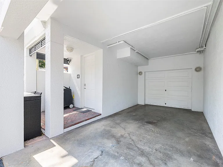 240 NE 2nd St #6-F — Photo 21