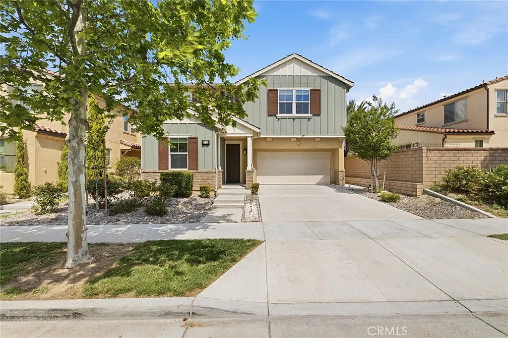 4 bed, 2608 sqft, $4,000 — Photo 1