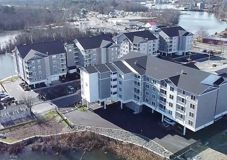 Building Photo - The Residences at River Place