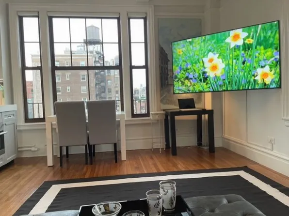 170 West 74th Street image 2 of 17