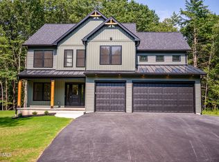25 Maybrook Dr, Glenville, NY 12302
