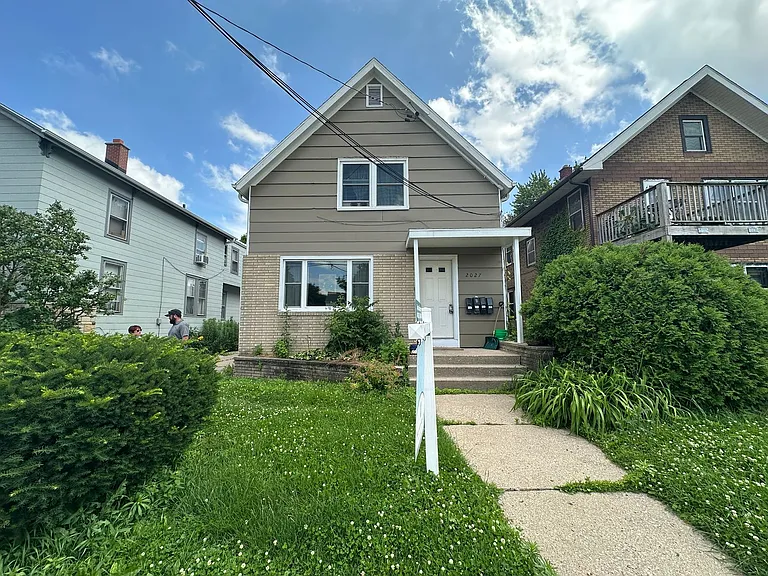 2027 E Washington Ave. — Photo 13