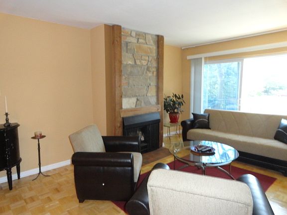 3rd image of 665 Grove Dr APT 211