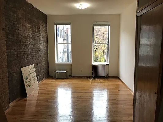 Rented by Chartwell Manhattan Realty | media 1