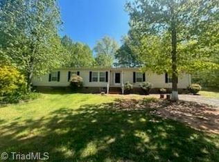 125 Austin Ln, Stokesdale, NC 27357