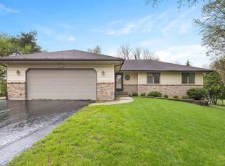 5432 Shamrock Ln, Roscoe, IL 61073