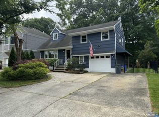 139 Forest Pl, Rochelle Park, NJ 07662