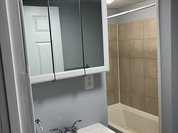 3rd image of 656 2nd St APT 1N
