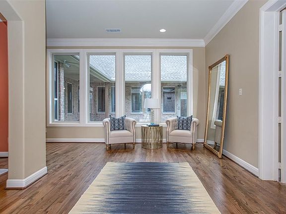 4th image of 2812 River Brook Ct